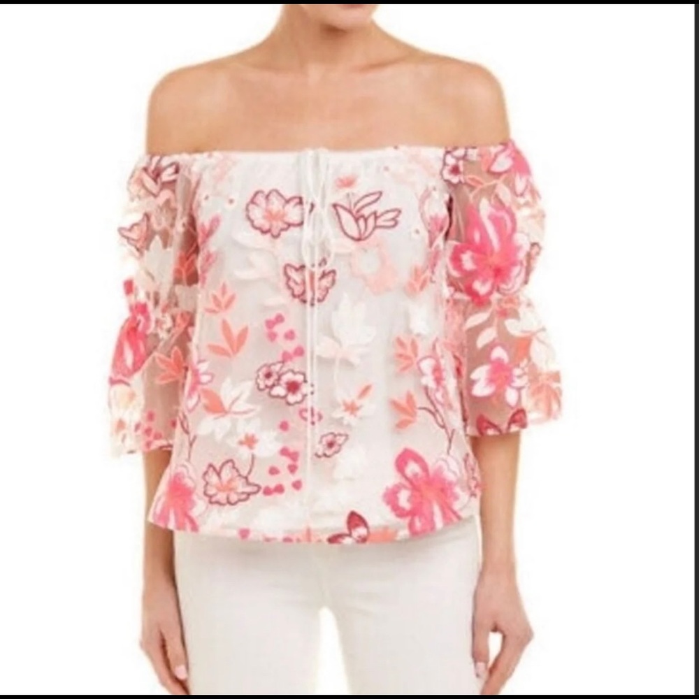 NWT Alexia Admor Embroidered Off Shoulder Top Size Medium